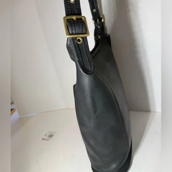 COACH Legacy 9060 Duffle Black Shoulder Vintage